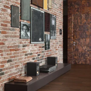R-40PM-in-Industrial-Loft-Listening-Room_2000x2000