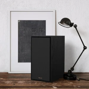 R-50PM-Beside-Framed-Art-and-Desk-Lamp-grille-on_2000x2000